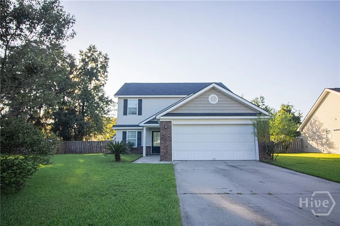 3 bed, 2.5 bath, 1865 sqft, $2,200 — Photo 1