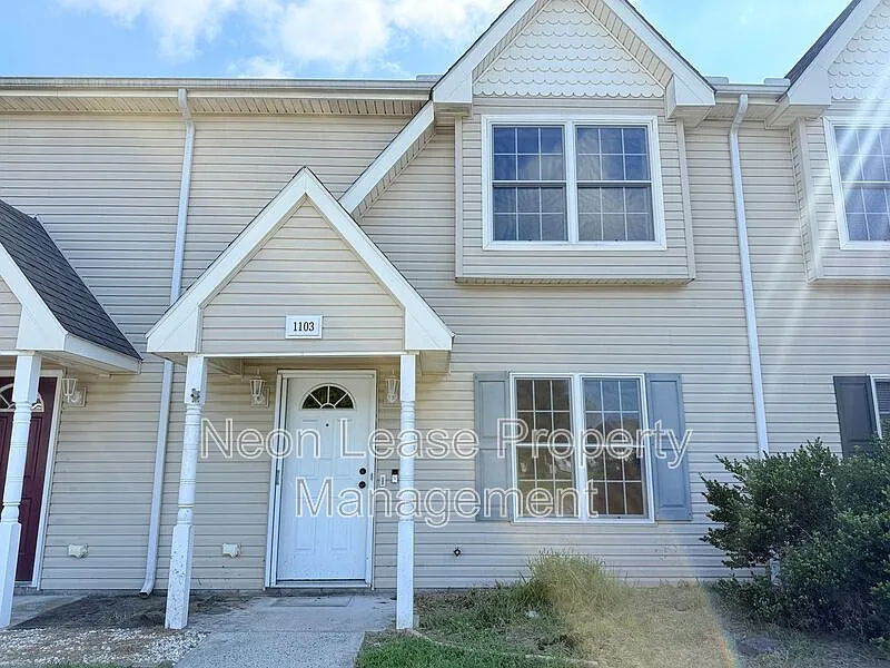 1103 Laurel Ct