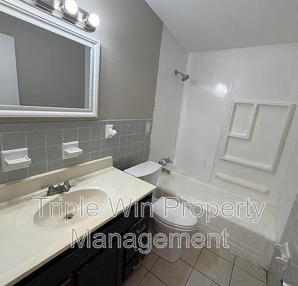865 Robinwood Dr — Photo 14