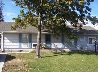 2150 11th St, Charleston, IL 61920