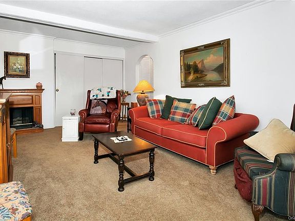 3rd image of 422 Sierra Vista Ln