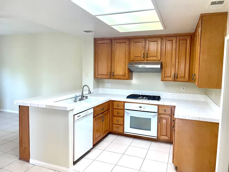 303 Calle Moreno — Photo 5