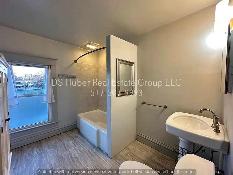 1027 Climax St — Photo 13