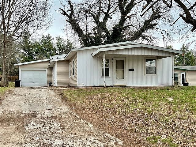 1st image of 513 Orchard Ln