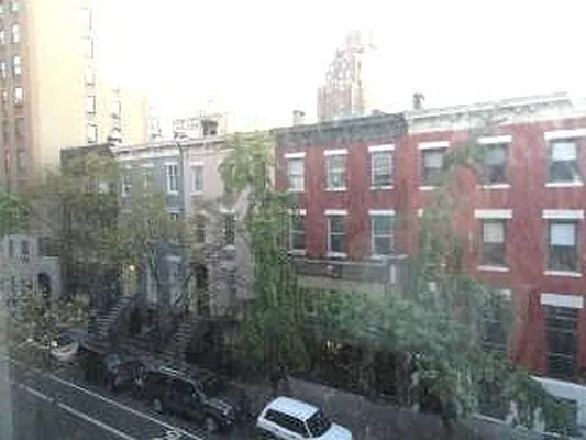 Rented by Bank Neary | media 16