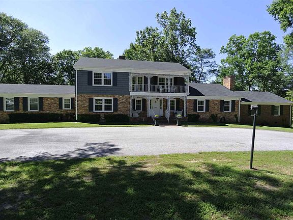 3rd image of 1415 Thornwood Dr