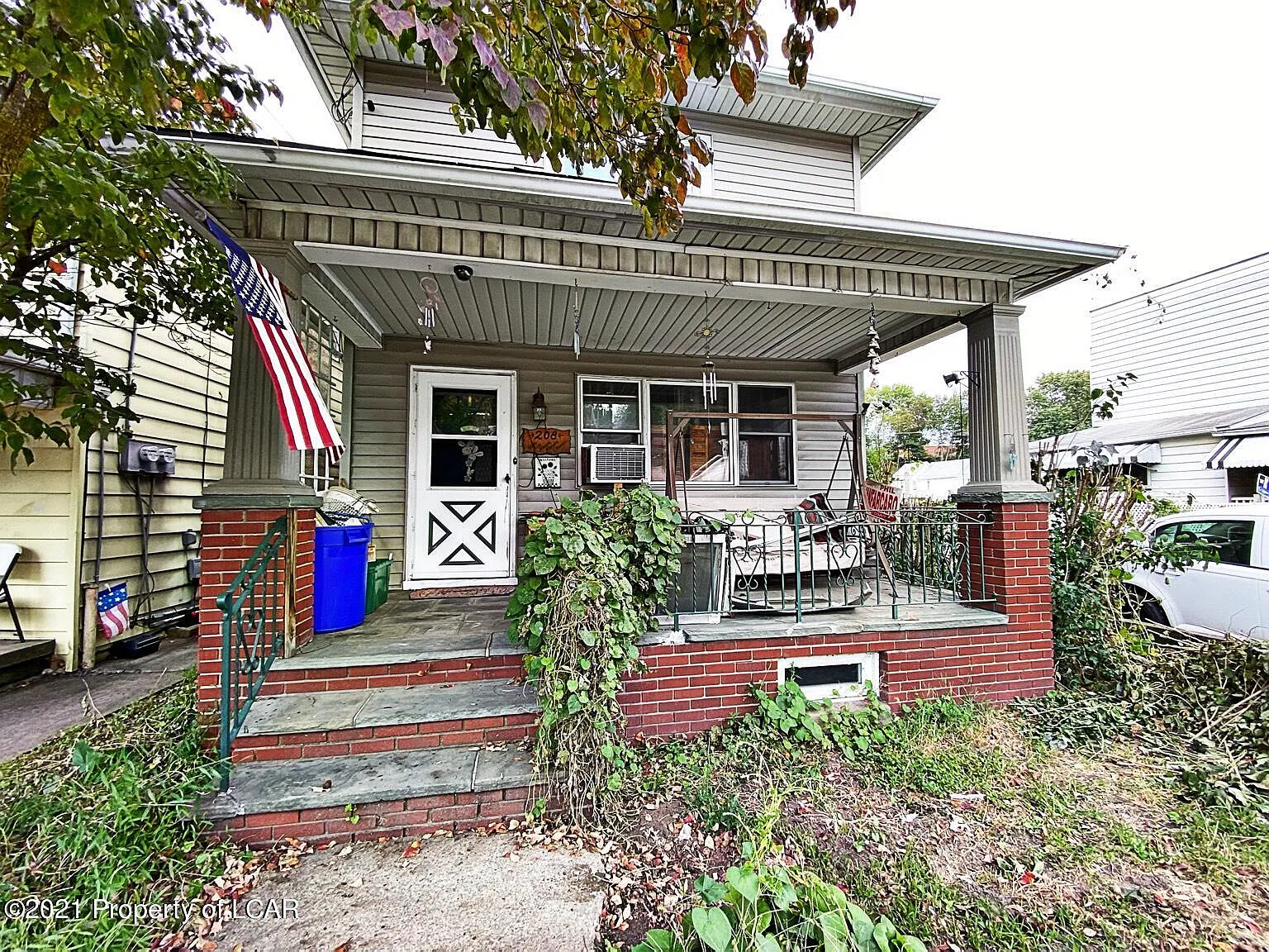 208 Parsonage St photo 1