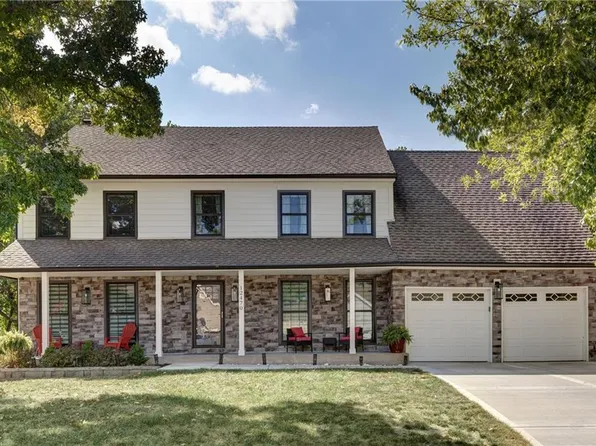 12470 S Ortega Dr, Olathe, KS 66062