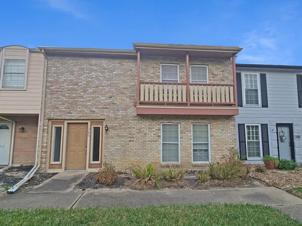 760 Thicket Ln #760, Houston, TX 77079