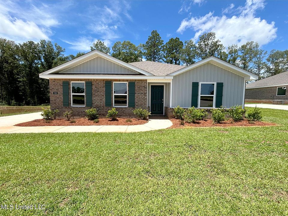 1st image of 118 Kings Crossing Dr