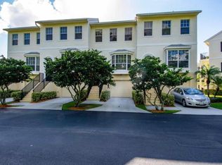 1725 42nd Sq APT 103, Vero Beach, FL 32960