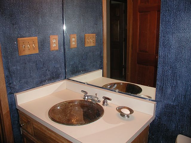Cramic sink