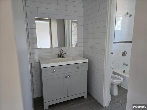 322 Park St APT 9, Hackensack, NJ 07601