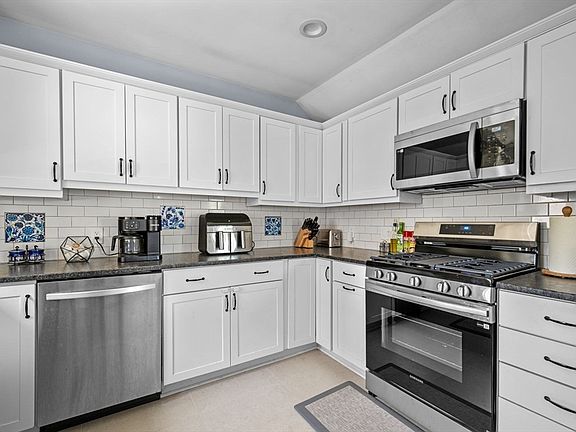 3rd image of 12 Boynton St