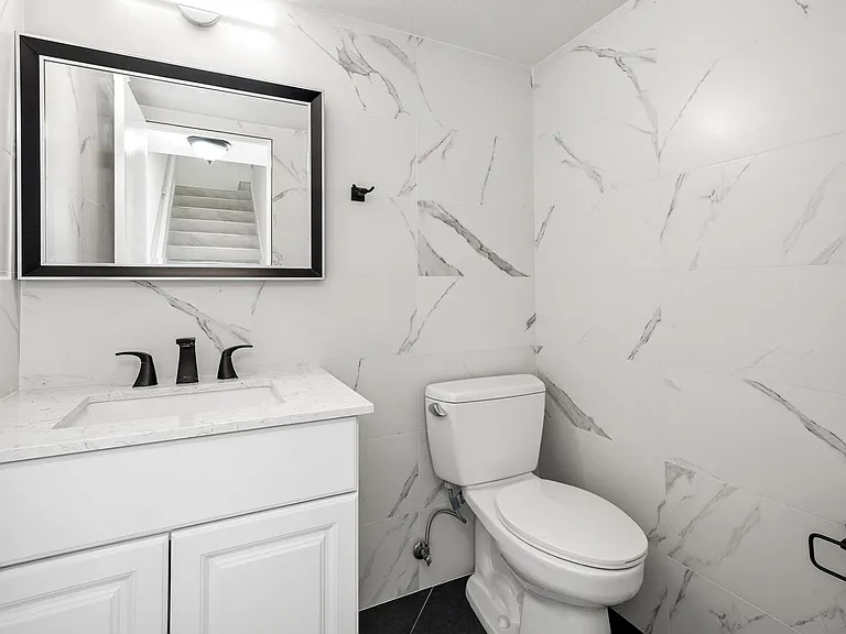 22259 Erwin St — Photo 11