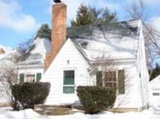 557 N Dexter Dr, Lansing, MI 48910