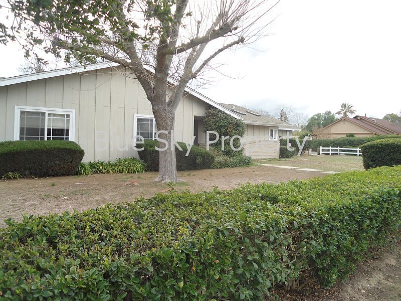 1st image of 3252 Samantha Dr