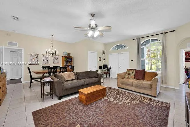 2405 SE 5th Ct — Photo 10
