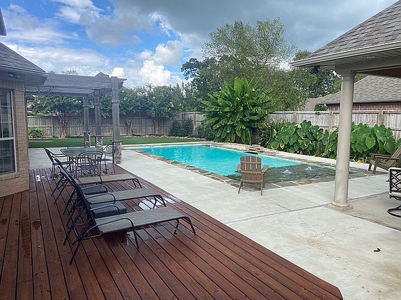 Large Deck / concrete pad