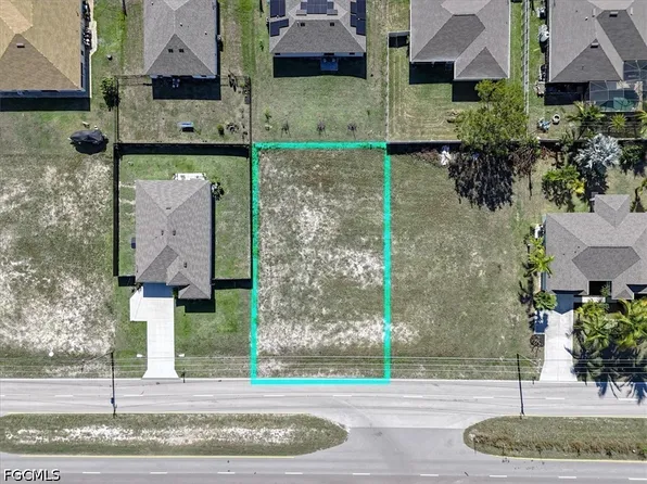 2002 Kismet Pkwy W, Cape Coral, FL 33993