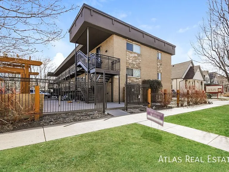 2560 N Ogden St — Photo 15