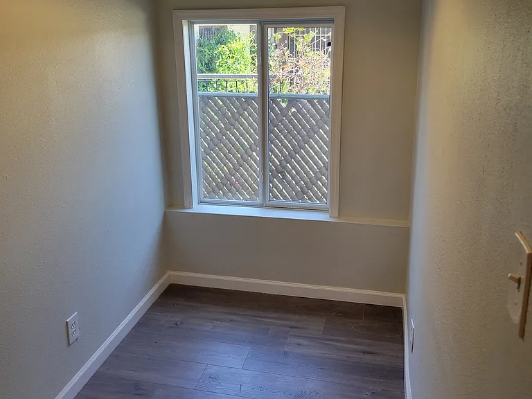 1021 E Garfield St #2 — Photo 5