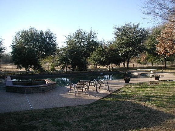 Large fenced Pool with privacy