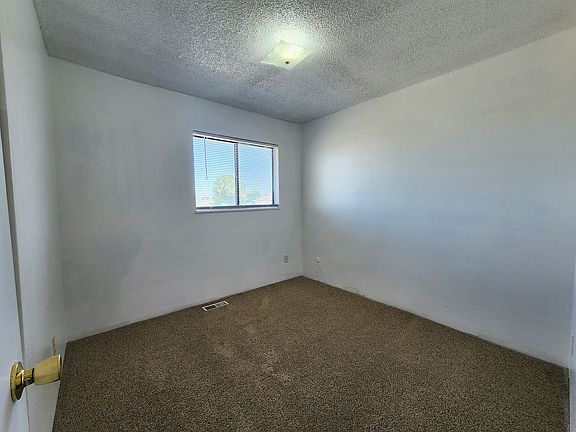 4th image of 657 E Clarion Dr