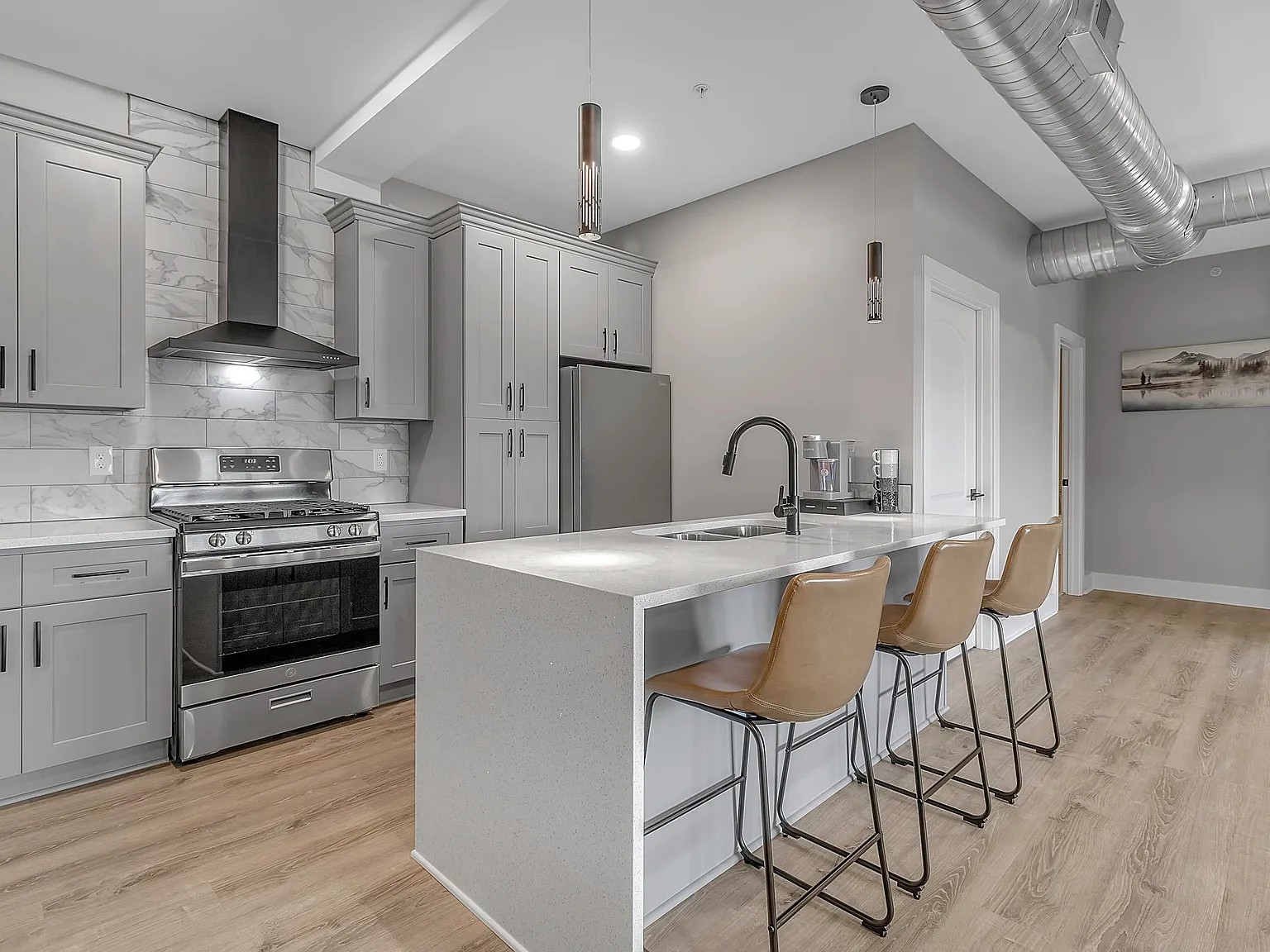 2 bed, 1250 sqft, $2,000 — Photo 2