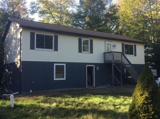 8820 Cloudcrest Dr, Tobyhanna, PA 18466