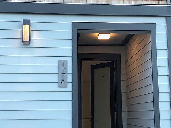 2nd image of 1770 Noe St
