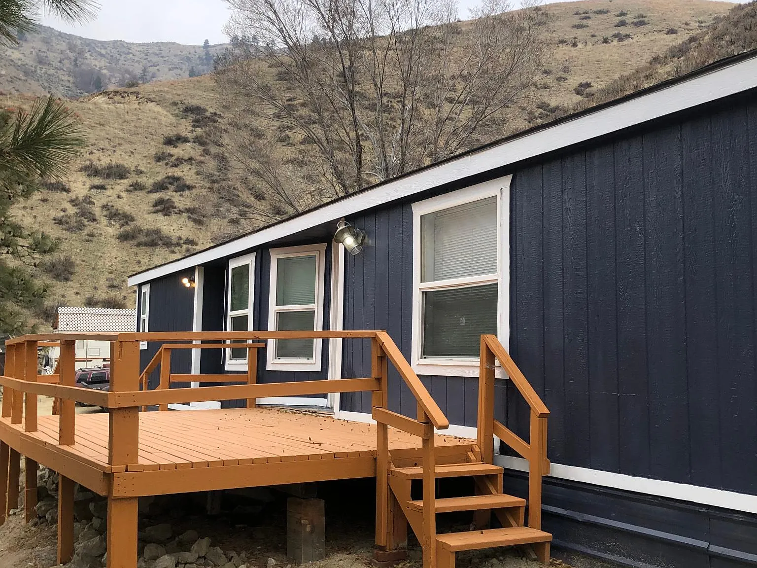 2414 Number 2 Canyon Rd — Photo 3