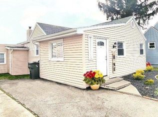 21218 Woodward St, Clinton Township, MI 48035