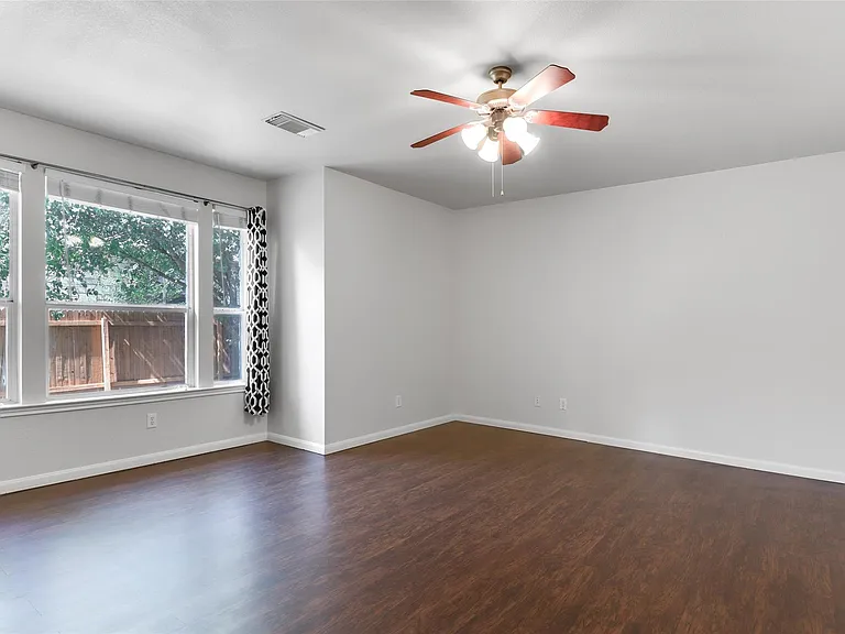 800 S Frontier Ln — Photo 14