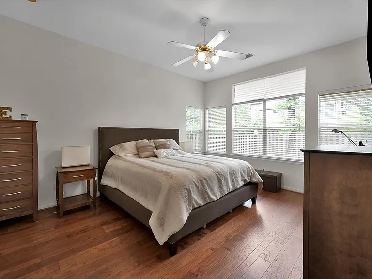 24 E New Avery Pl — Photo 10