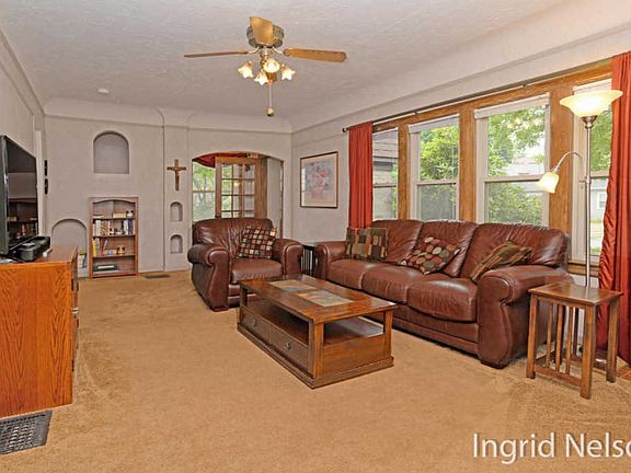 4th image of 1444 Hope St SE