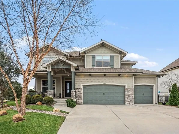 15945 W 165th St, Olathe, KS 66062