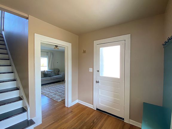 3rd image of 1755 Cedar Ave