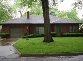 1808 SW Pembroke Ln, Topeka, KS 66604