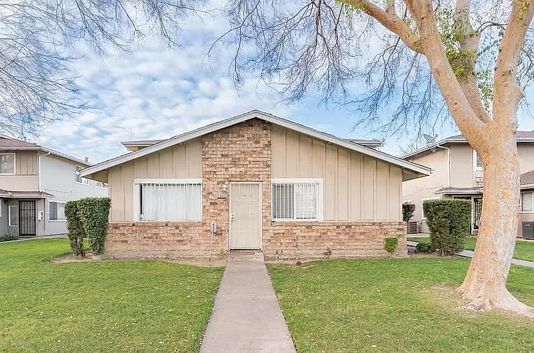 2640 W Fairmont Ave #204 — Photo 1