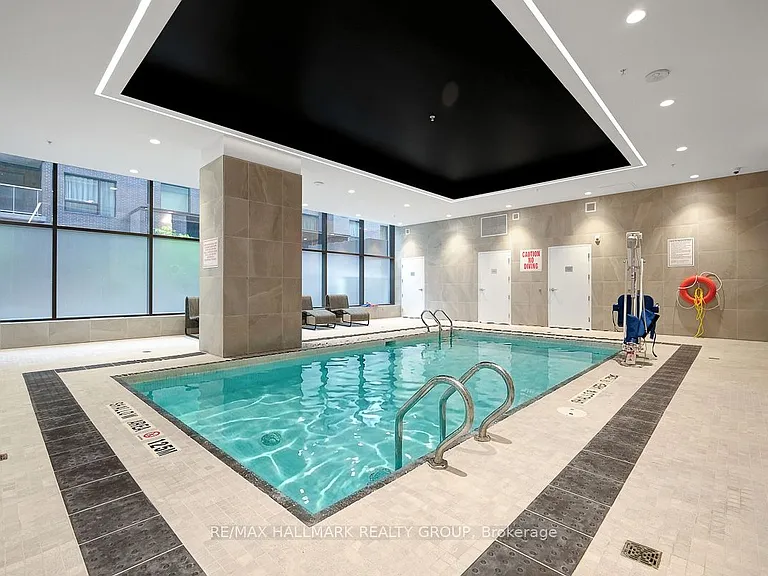 340 Queen St #1302 — Photo 45