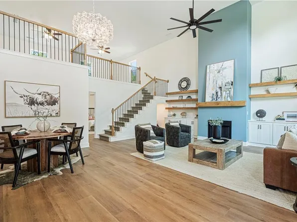 201 Main St, East Lynne, MO 64743