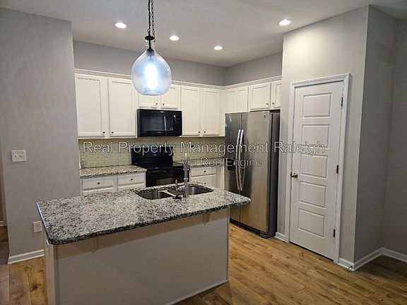 2nd image of 73 Cullen Ct