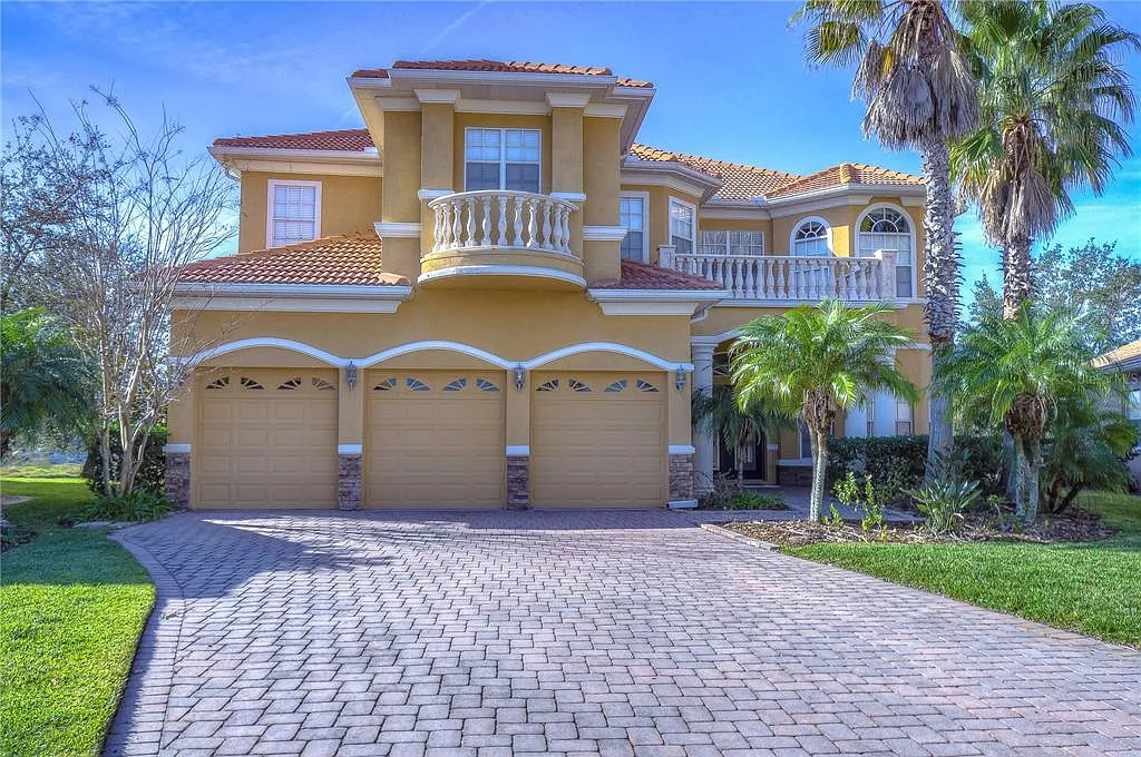6 bed, 5.5 bath, 4829 sqft, $5,000 — Photo 2