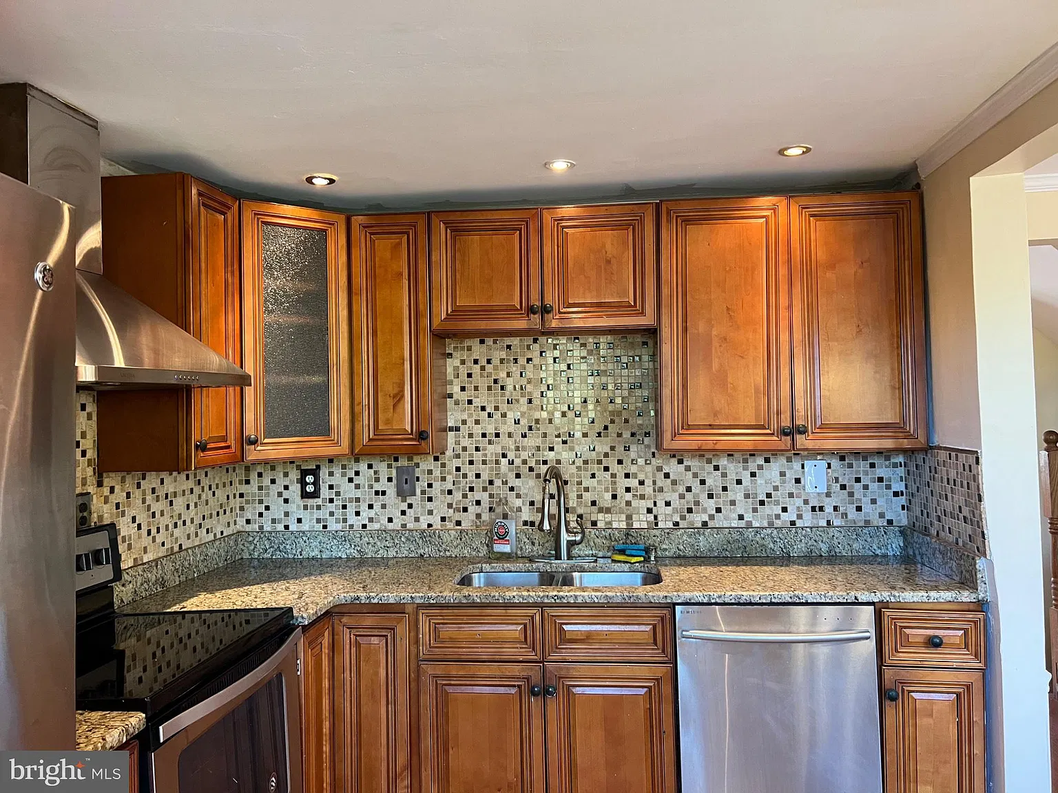 4 bed, 3.5 bath, 1790 sqft, $2,500 — Photo 2