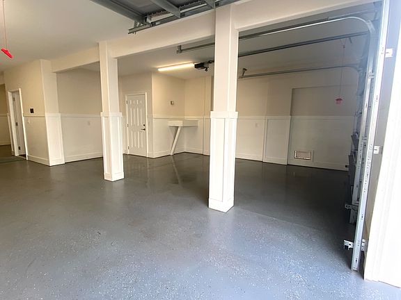 Garage Right Side