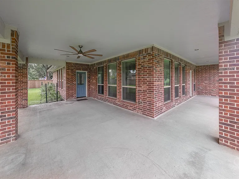 32611 Waltham Xing — Photo 31