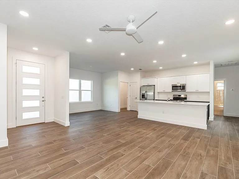 1709 Holly Rd — Photo 11
