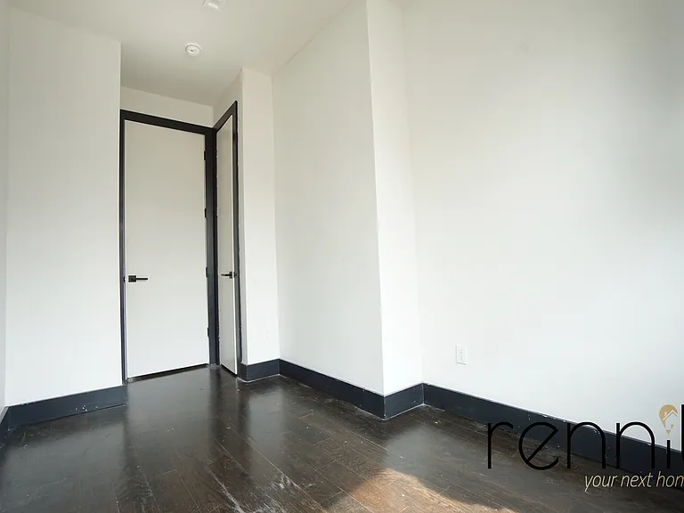 241 Devoe St #2R — Photo 10