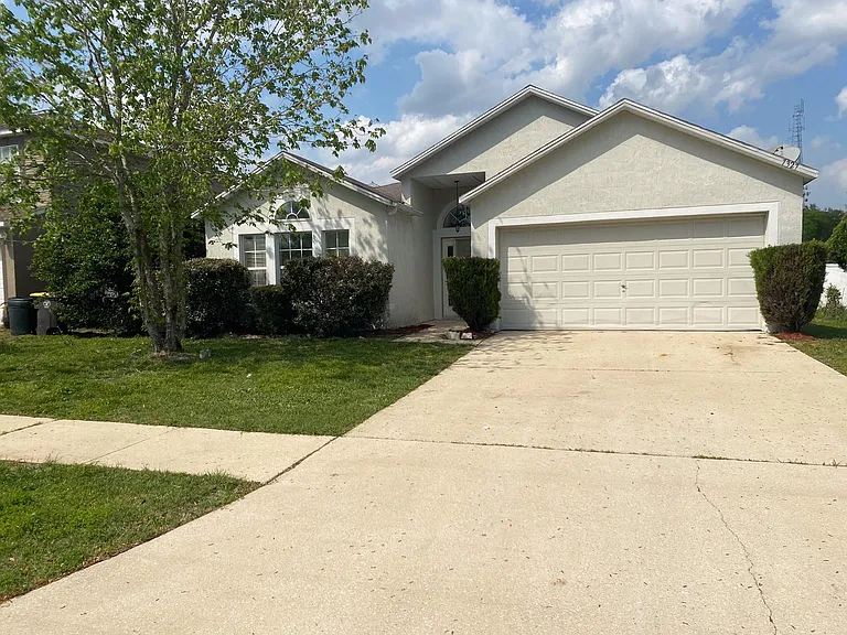 7327 N High Bluff Rd — Photo 1
